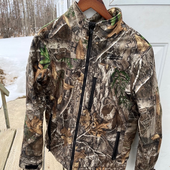 Milwaukee Other - Men’s Milwaukee Camo Heated Coat - size Medium - Excellent Used Condition